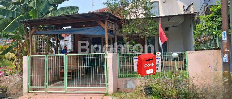 dijual rmh strategis di perumahan mahkota simpruk 1