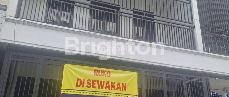 DISEWA RUKO. 2,5 LANTAI RAPI DAN SIAP  PAKAI 1