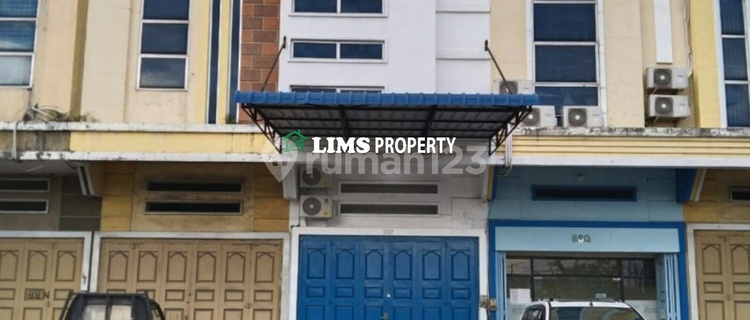 Shop House in Grand Cemara Asri Complex, Cemara Street, the complex with the widest row of roads, suitable for opening a business. 1