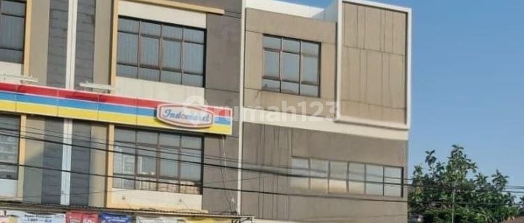 Quick Sale, Good Ready-to-Use Shop House in Sultan Agung, Bekasi 1