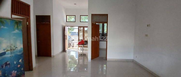 rumah bagus terawat kav dki  1