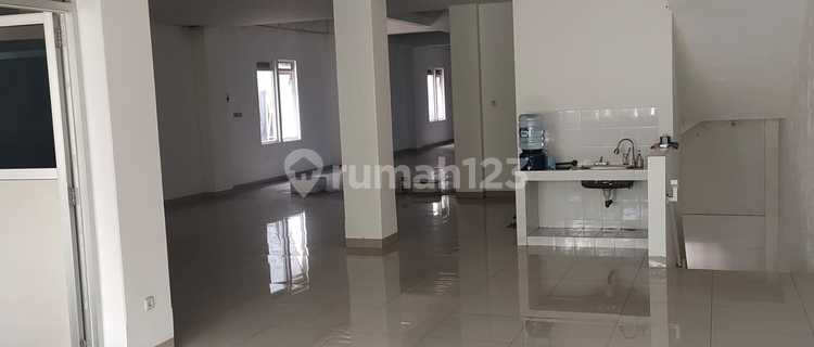 For Rent: Clean Shop House / Warehouse on Jl Raya Soreang Banjaran 1