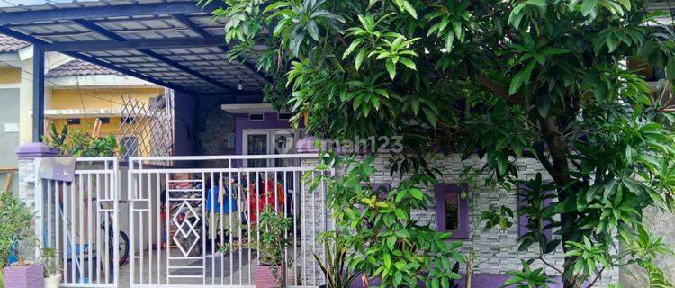 Rumah SHM Lokasi Strategis di Villa Mahkota Indah, Bekasi Utara 1