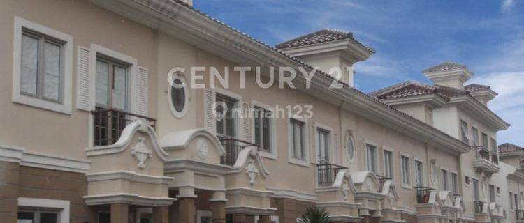 TOWN HOUSE APARTEMEN 
THE CITY RESORT RESIDENCE 3BR FURNISHED 1