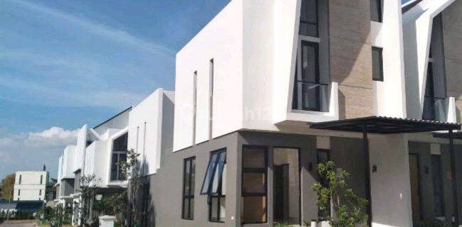 Rumah Eksklusif Di Provence Suites, Bsd City, Tangerang Selatan 1