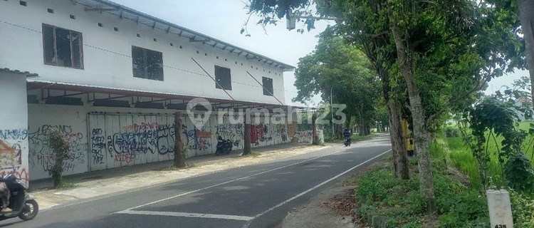 For Rent Strategic 2-Story Shop House in Central Bantul City Area Spacious, Near Public Facilities & Easy Access. 1