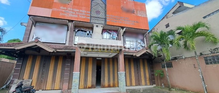 Premium Business Opportunity: 3-Story Commercial Space on Jl. A.M. Sangaji, Sleman's Business Magnet Location 1