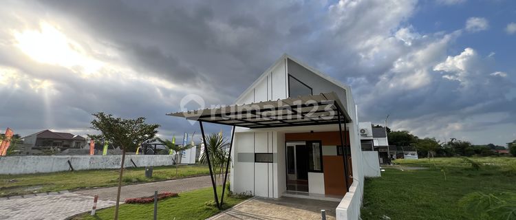Rumah Scandinavian di Pusat Kota Jember dekat Lippo Plaza 1
