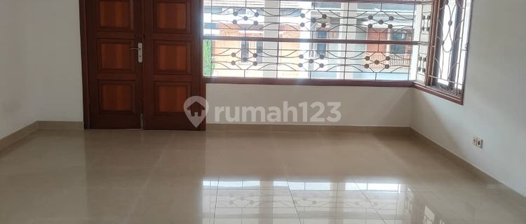 Dijual Rumah 2 Lantai Siap Huni Minimalis Lokasi Strategis di Singgasana Pradana Bandung 1