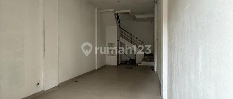 For Rent 3-Storey Shop House Ready to Use Suitable for Business Located in Dulatip Bandung 1