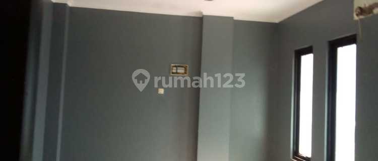 3-Storey Ruko Ready to Occupancy Easy Access Strategic Location in Senayan - South Jakarta 1