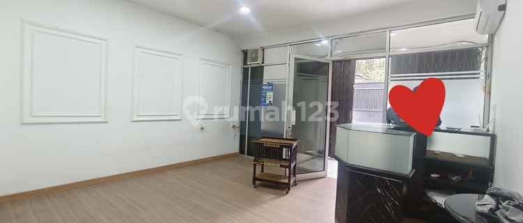 Mau Jual / Sewa 1 Unit Rumah Siap Huni Sekaligus Usaha Persis Pinggir Jalan Raya Daerah Pangeran Jayakarta Jakarta Pusat 1