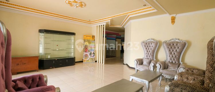 Luxurious 2-Story 8 Are House in a Very Strategic Location, Ideal for Business/Guest House on a Busy Denpasar Route 1