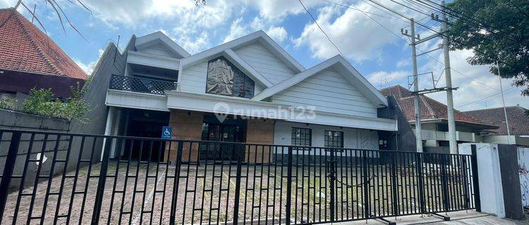 Bangunan Bagus, Ex Kantor Bank, Siap Pakai, Daerah Komersil 1
