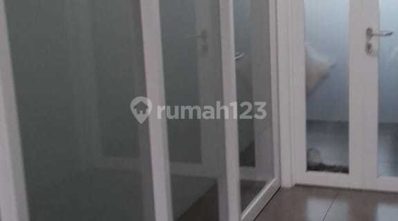 For Rent: Shop House in a Highly Strategic Location in South Jakarta 1