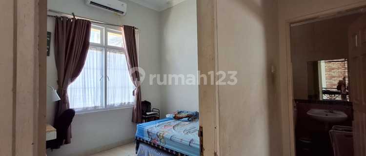 Rumah 2,5 Lantai Siap Huni Asri dan Sangat Nyaman, Dijaga Security 24 Jam 1