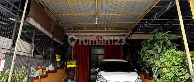 Investment in a 3-Story Shop House, Busy Location Near Santo Yoseph School 1