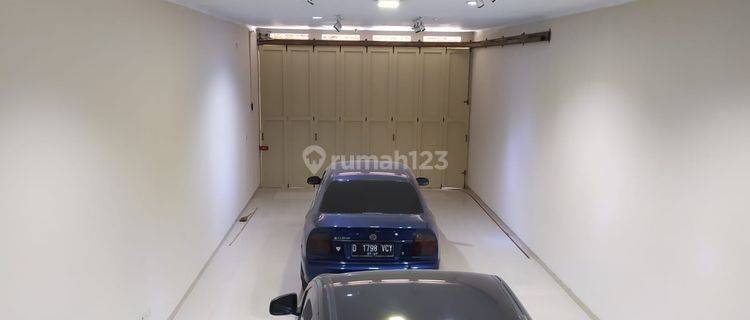 Dijual Ruko 3 Lantai Nyaman Siap Pakai Lokasi Strategis di Jalan Raya Holis Bandung 1