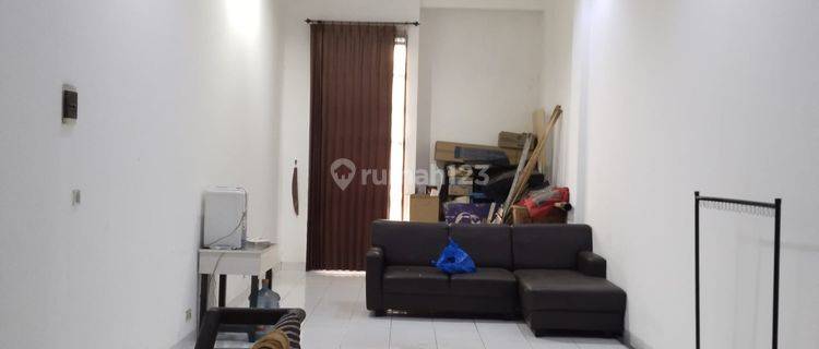 Dijual 3 Lantai Terawat Nyaman Siap Pakai Lokasi di Mekar Wangi Bandung 1