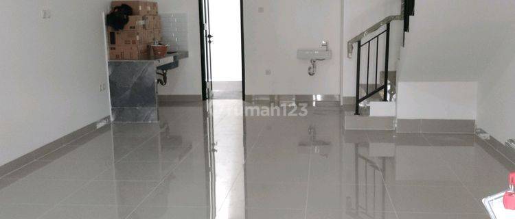 Rumah Mewah Terlaris Dekat Universitas Yarsi Cempaka Putih Jakpus 1