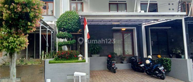 Rumah Mewah Modern Strategis Pondok Hijau Gegerkalong Bandung 1