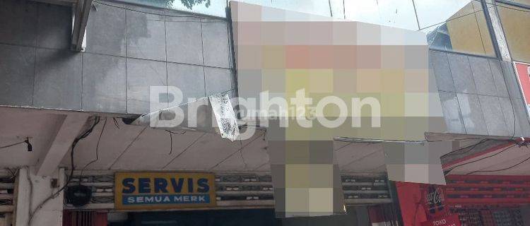 Ruko 2 Lantai Strategis untuk Usaha dan Hunian di Pusat Perkotaan 1
