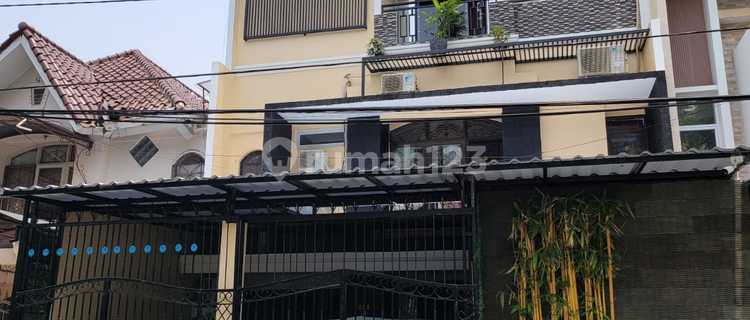 House in Pelepah Elok Raya, Kelapa Gading, North Jakarta 1