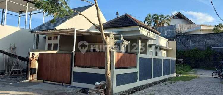 Minimalist House Location West Denpasar Near Ubung Cargo 1