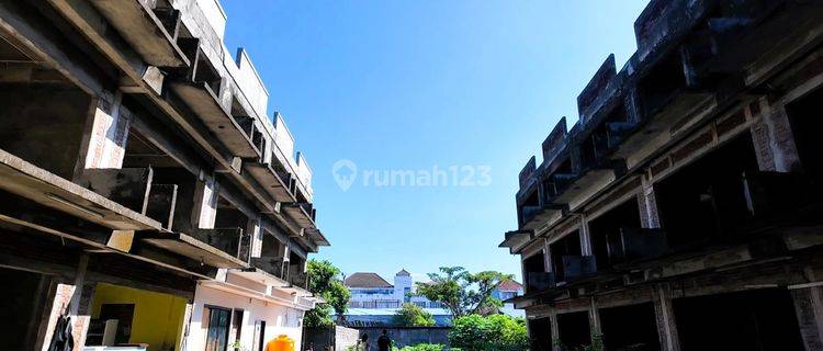 DIJUAL TANAH DAN BANGUNAN HOTEL LOKASI STRATEGIS DI DEWI SRI 1