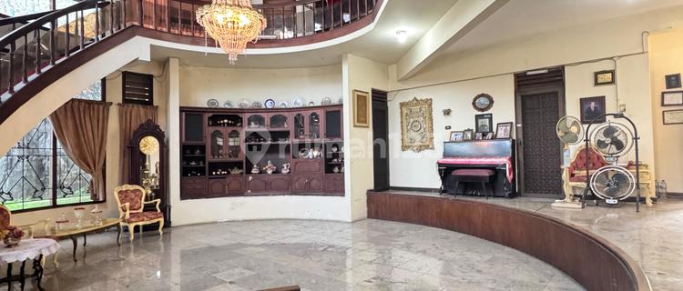 For Sale Land Calculation House in Simprug, South Jakarta. Best Location in Simprug Area. 1