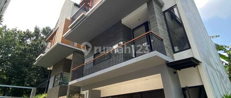 For Sale Brand New House Kebayoran Baru. Strategic Location with Major Road Access. Comfortable Neighborhood, Good SHM House. 1