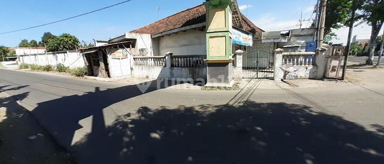 For Sale House on Diwek Main Road Jombang 1