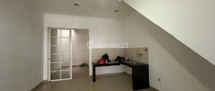 Disewakan Rumah Bagus di Perumahan Green Lake City ,Jakarta Barat  1