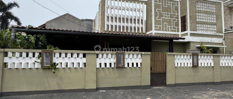 Rare! Rumah Hoek Lt: 240m Di Ciputat -dekat Masjid & Rs Buah Hati 1