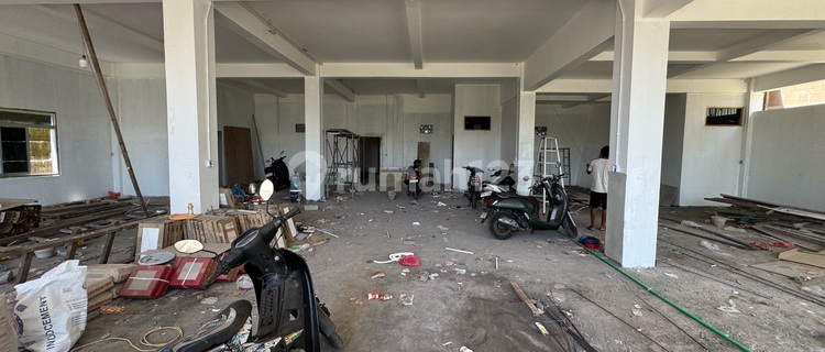 Large New Shophouse for Rent in Jimbaran 1