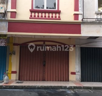 "Prime Location! For Rent: 2-Story Shop House in Taman Surya Kalideres Commercial Area, Affordable Shop House Rent - A Promising Business Spot" 1