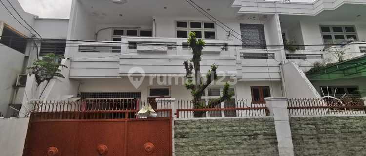 D House West Jakarta 2.5 Floors Good Condition For Sale Cheap Price 1