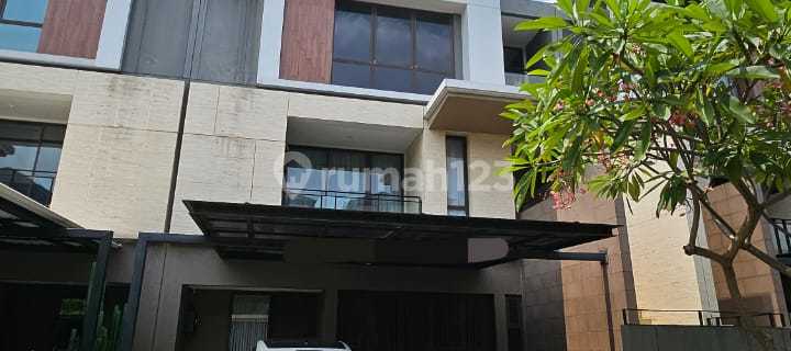 3-Story BSD House Semi-Furnished Ready to Occupy Good Condition For Sale 1