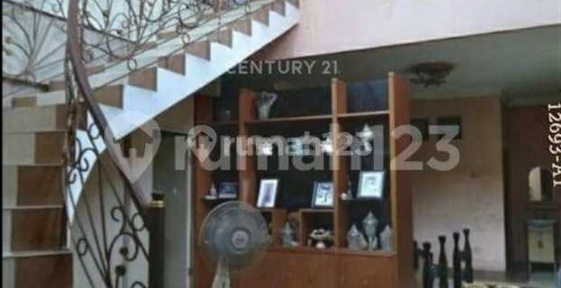 House for Sale in South Jakarta, 2 Floors, Ready to Live In, Already Has SHM (Certificate of Ownership) 1