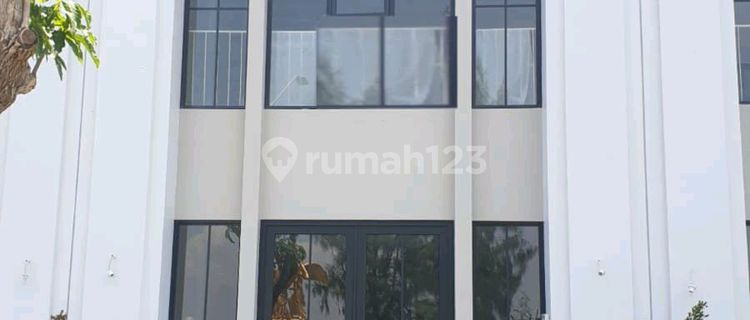 For Quick Sale: 2-Storey Shop House in Bukti Mas Wiyung Tourism Area, Surabaya 1