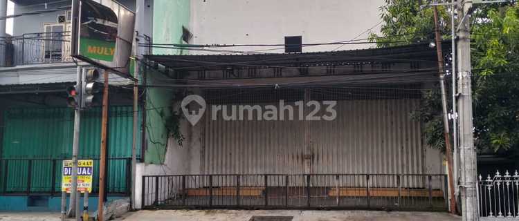For Sale Shop House on Main Street in Jombang City Center 1