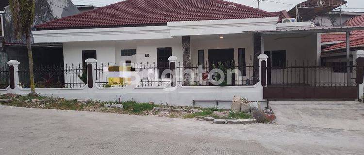 Rumah cantik disewakan  1