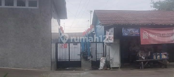 12-Door Boarding House and 3 Active Shop Houses 1