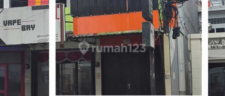 Strategically Located Shop House, Busy Road Access in Depok 1