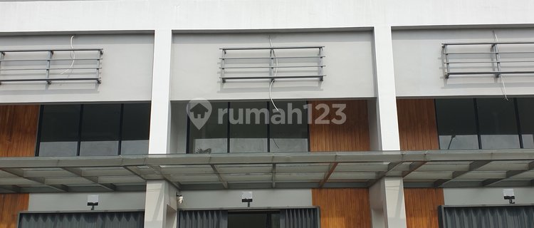 For Rent Shop House In Premium Location Grand Wisata 1