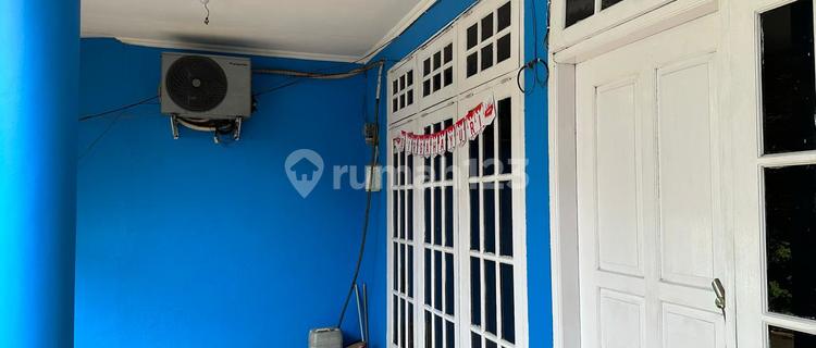 Dijual Cepat Rumah  Daerah Kemayoran  Tempat  Strategis 1  rumah 2 lantai dan 1 Rumah Paviliun 1