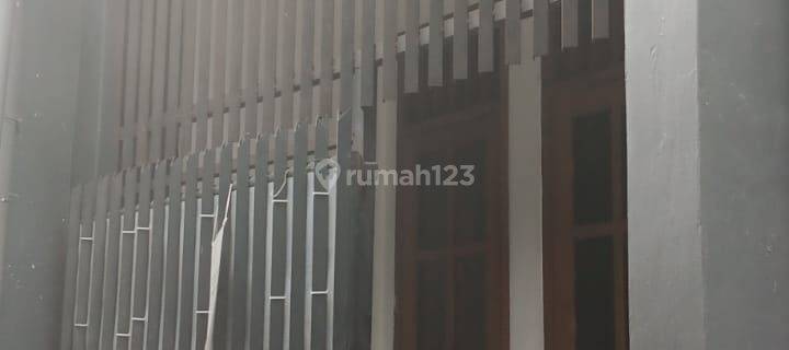 Rumah Nyaman Lokasi Strategis di Jl. Setia Kawan 6, Jakarta Pusat 1