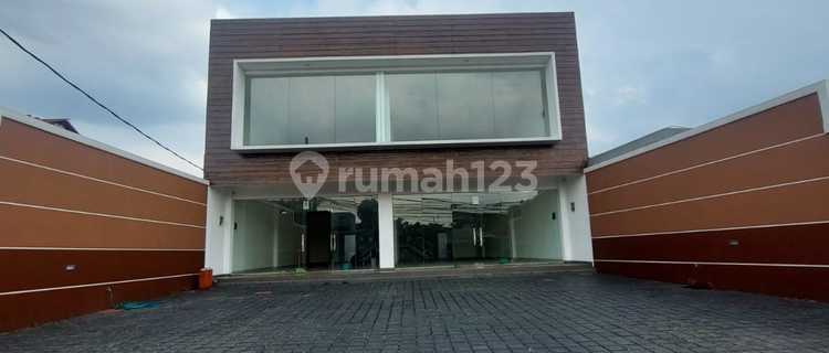 Brand New Exclusive Strategic Roadside Office Shophouse in Jagakarsa - South Jakarta 1