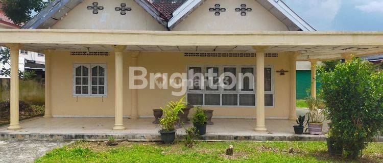 DIJUAL RUMAH DI METRO PUSAT 1