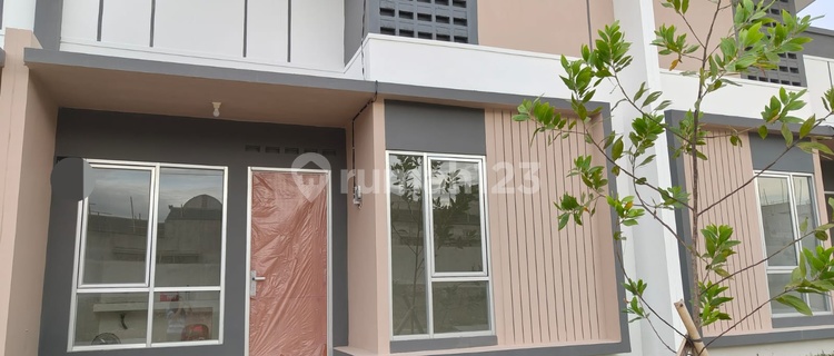For Rent New House Podomoro City 1